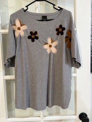 Aaeda Sweater Floral Gray Size 1X Flower Pattern Boho Felt Botanical Beige Black