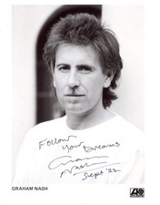 SINGER Graham Nash autograph, signed photo