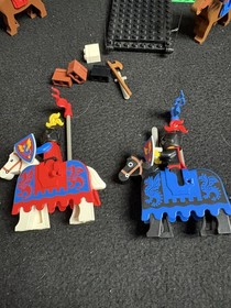 Lego 6085 Castle Black Knights Black Monarch's Castle Knights Knights Castle 1988 P2