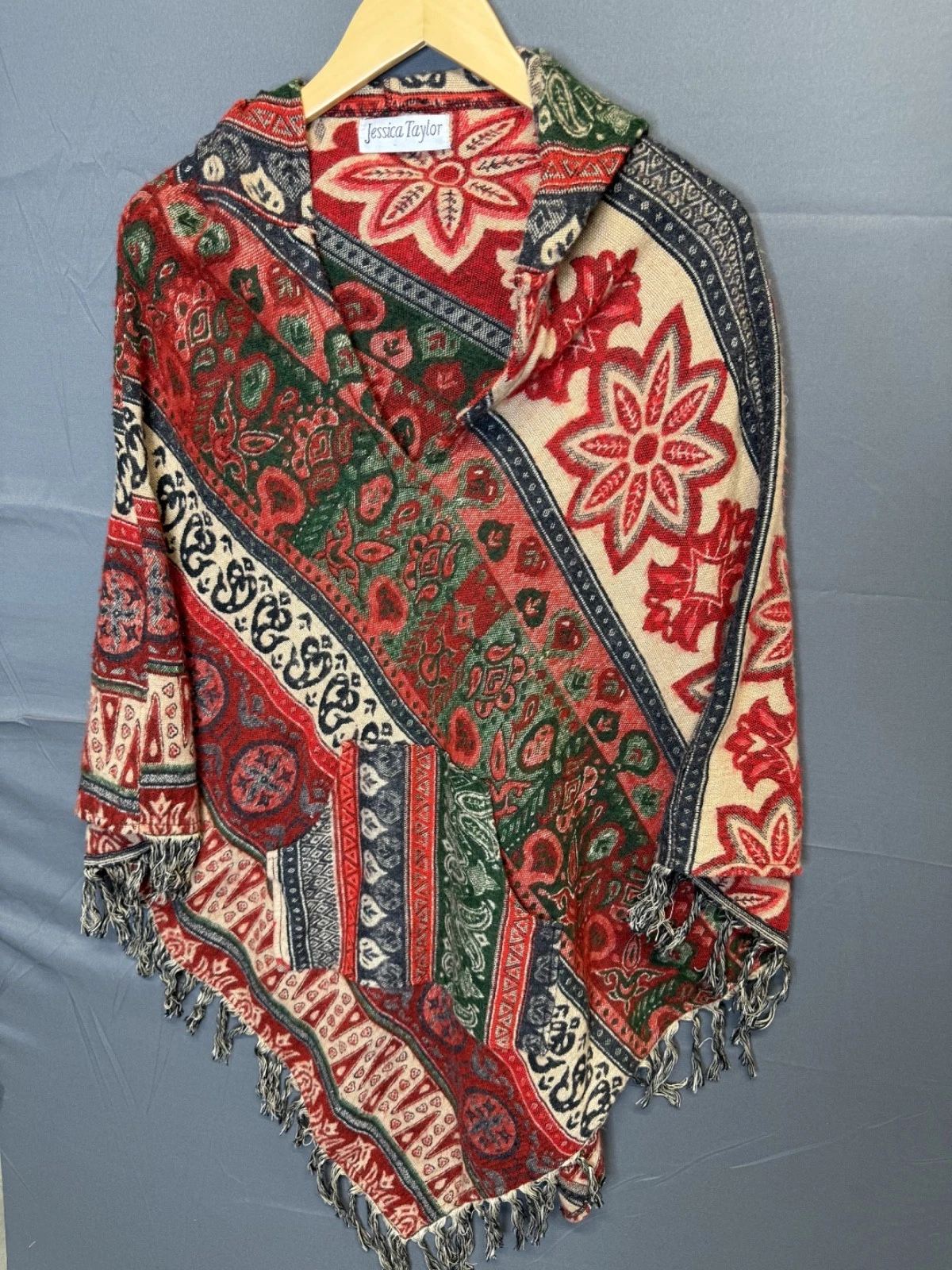 Jessica Taylor Boho Wool Blend Hooded Poncho Fringe Paisley Festival One Size
Opens in a new window