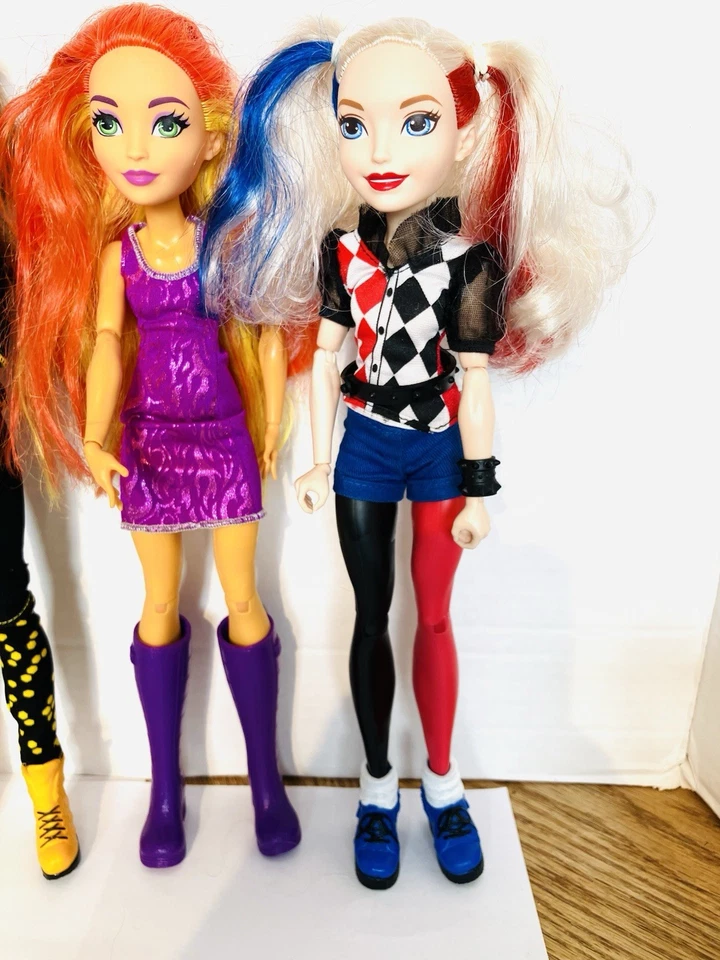 Lote (4) Muñecas de Moda DC Super Hero Niñas Incompletas Hiedra Harley Starfire Bumblebee Foto 4 de 4