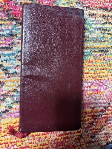The New Testament KJV 1995 Red Letter Self Pronouncing Pocket Version LEather