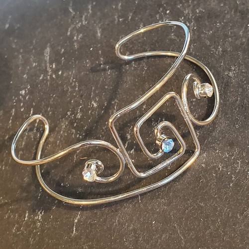 Vintage 90s Y2K Artsy Rhinestone Detail Silver Cuff Bracelet - Picture 6 of 10