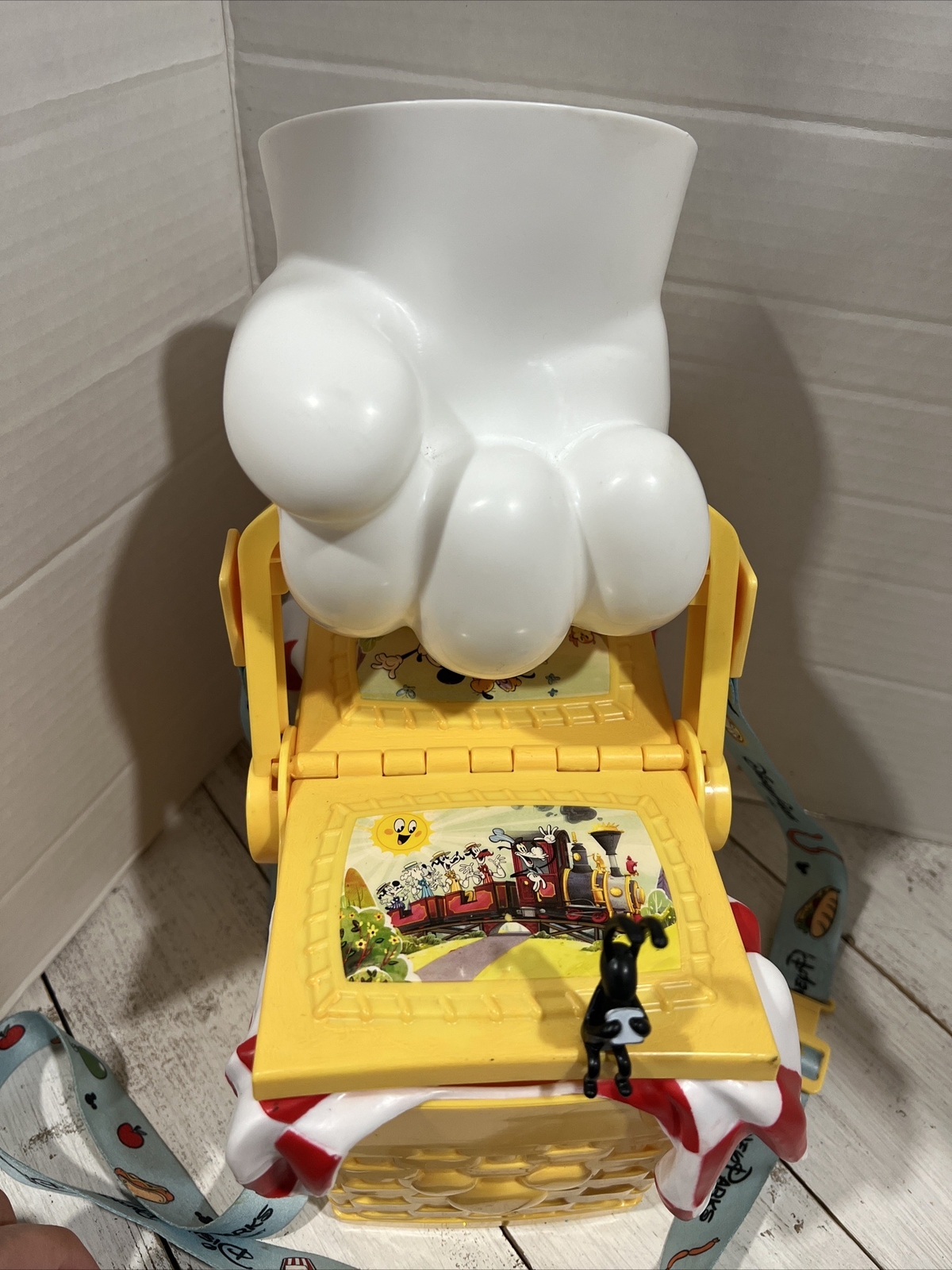 Disney Parks 2023 Disneyland Toontown Runaway Railway Picnic Basket eBay