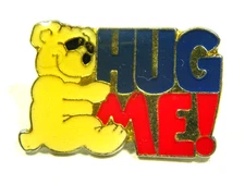 Vintage Hug Me Pin Polar Bear Novelty Fun Hat Lapel