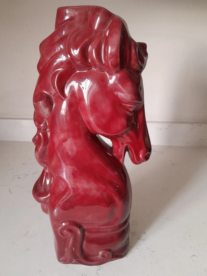 Rara escultura de cabeza de caballo estilo ajedrez cerámica esmaltada roja MCM 1960 de colección 15" Foto 3 de 4