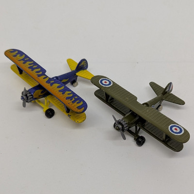 Lot of 2 Hot Wings Diecast Biplanes: Stearman PT-17 with Runway - Used 