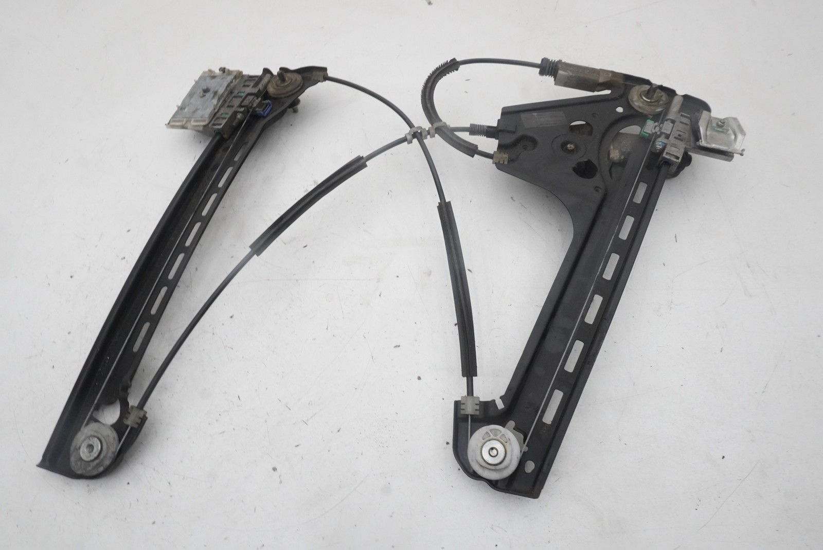 McLaren 750S 2025 Front Left Window regulator P/N 14AA377CP