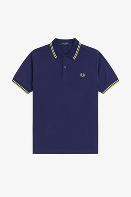  Fred Perry Poloshirt M3600 Navy Blau / Dunkelblau / Zederngelb 83b Herren SS26