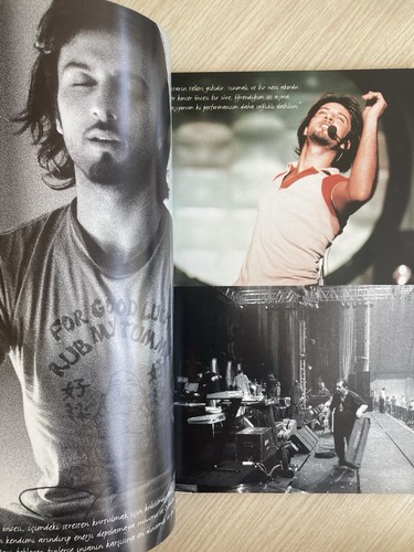 marie Claire Turkey September 2001 Tarkan - Sumru Yavrucuk / Shipping Worldwide - Picture 2 of 9