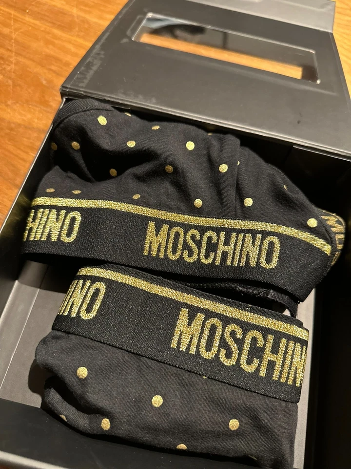 Moschino золотой ленты логотип напечатано бюстгальтер и стринги комплект в черный размер 2 Великобритании 10 - Изображение 4 из 4