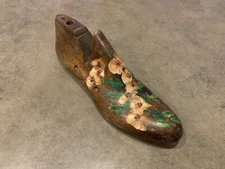VTG Wooden Cobbler's Shoe Maker's Form Hand Painted Flowers Primative