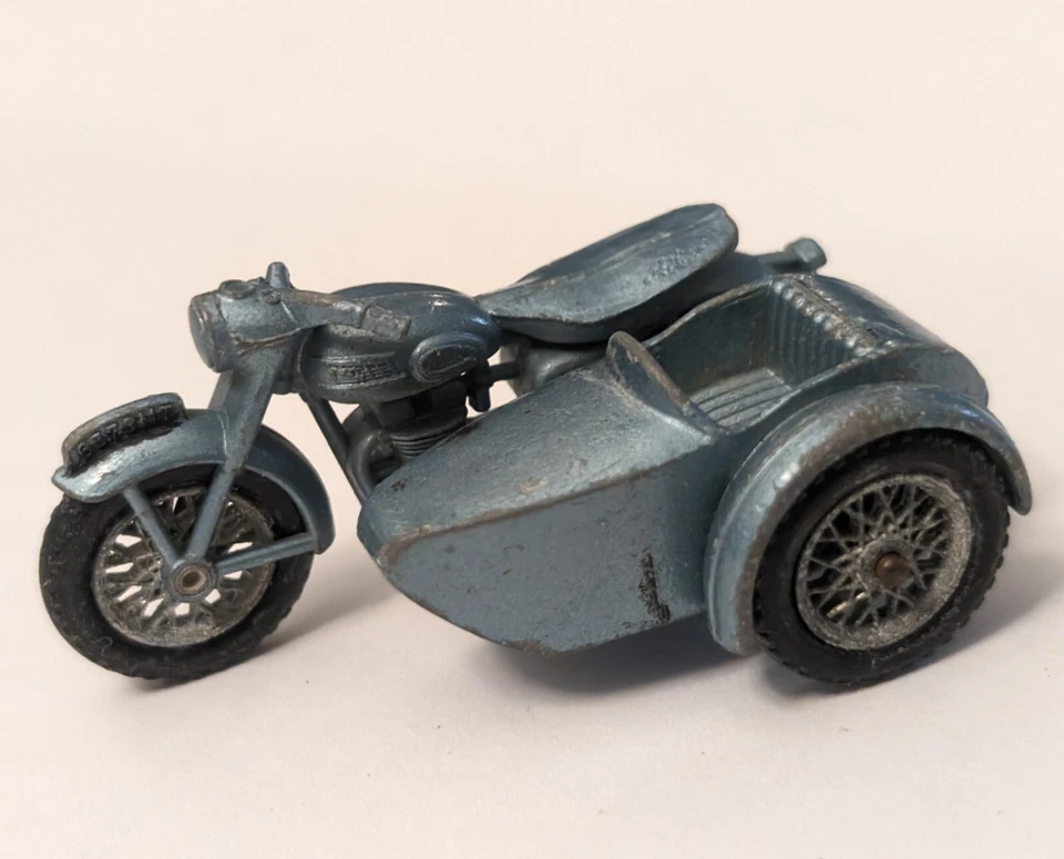 复古 Lesney Triumph T110 号 4 摩托车带 Sidecar - 英国 - 车把破损 — 第 3/4 张图片