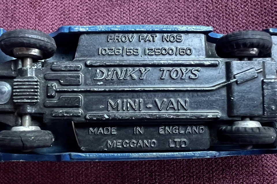 Dinky Toys 273 RAC Patrol Mini Van Model - Image 4 of 4
