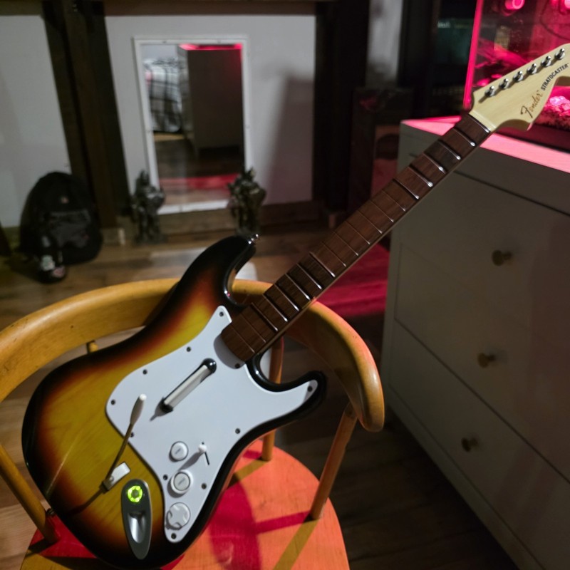 Xbox 360 Rock Band Wireless Sunburst Fender Stratocaster Guitar Controller