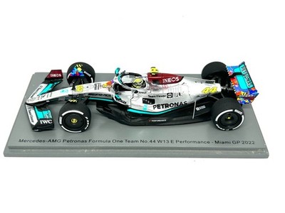 Lewis Hamilton Mercedes W13 Spark Modellauto F1 - Hamilton 2022 Miami GP Modellauto