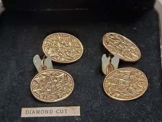 Pair of 9ct Diamond Cut Cufflinks 375 Stamped
