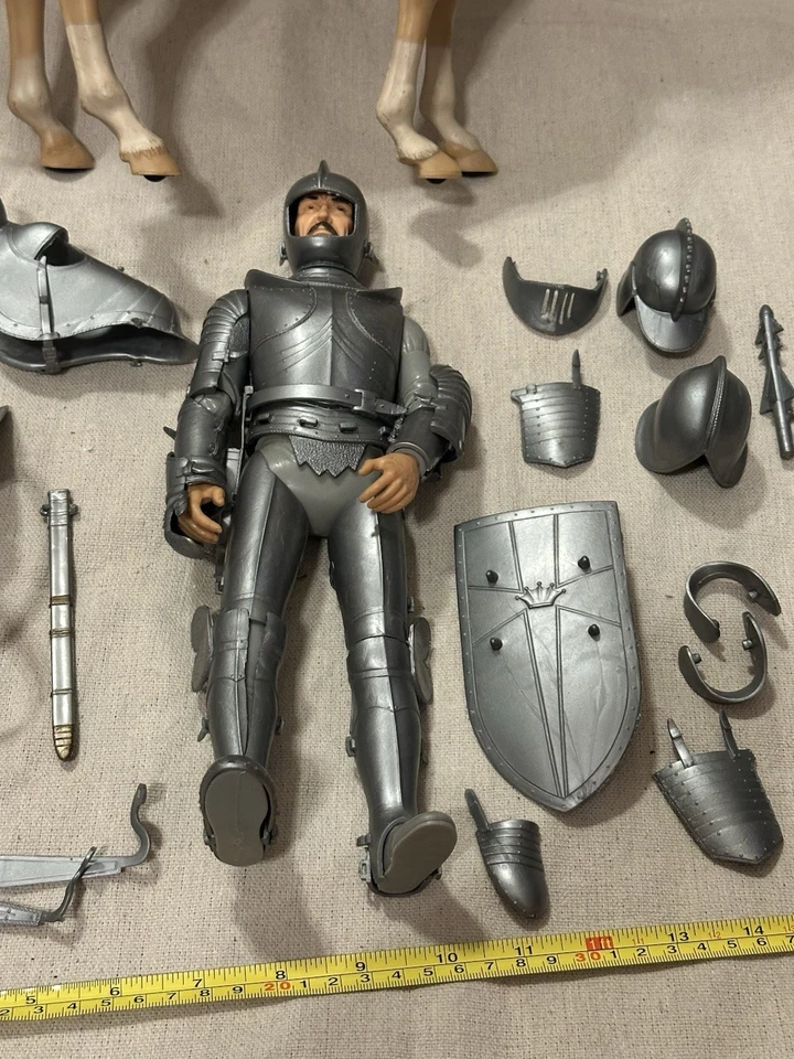 Vtg MARX VALOR SILVER KNIGHT Sir Stuart & HORSE Accessories Suit Armor - Image 4 of 4