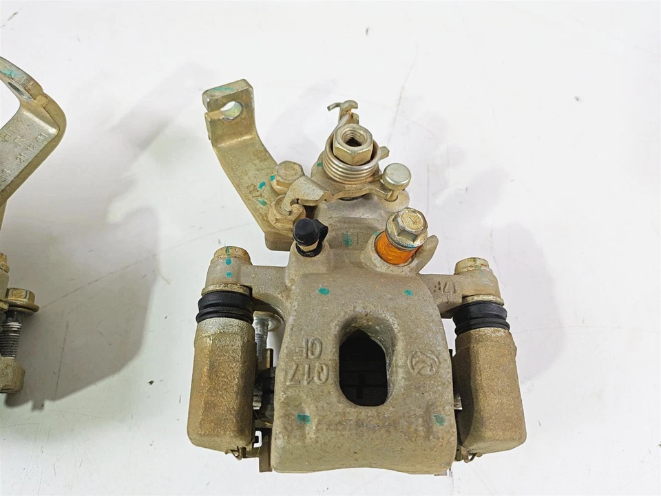 Juego de pinzas de freno traseras CFMoto Zforce 950 Sport 2022 5BY0-081060 5BY0-081050 Foto 2 de 4