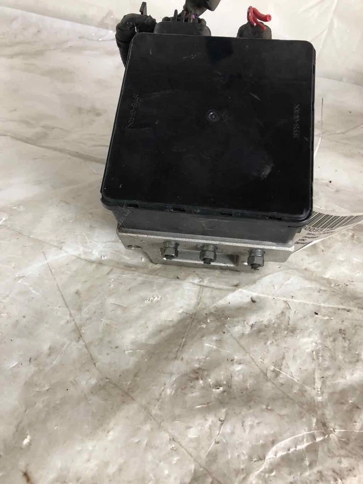 2002 TOYOTA PRIUS ABS Anti-lock Brake Pump Control Module Assembly OEM - Image 3 of 4