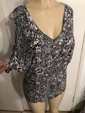 a.n.a A New Approach Misses LARGE Snake Skin Animal Print V-neck Tank Top Shirt