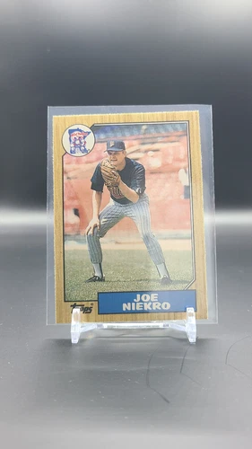 1987 Topps Joe Niekro #89T Baseball Card