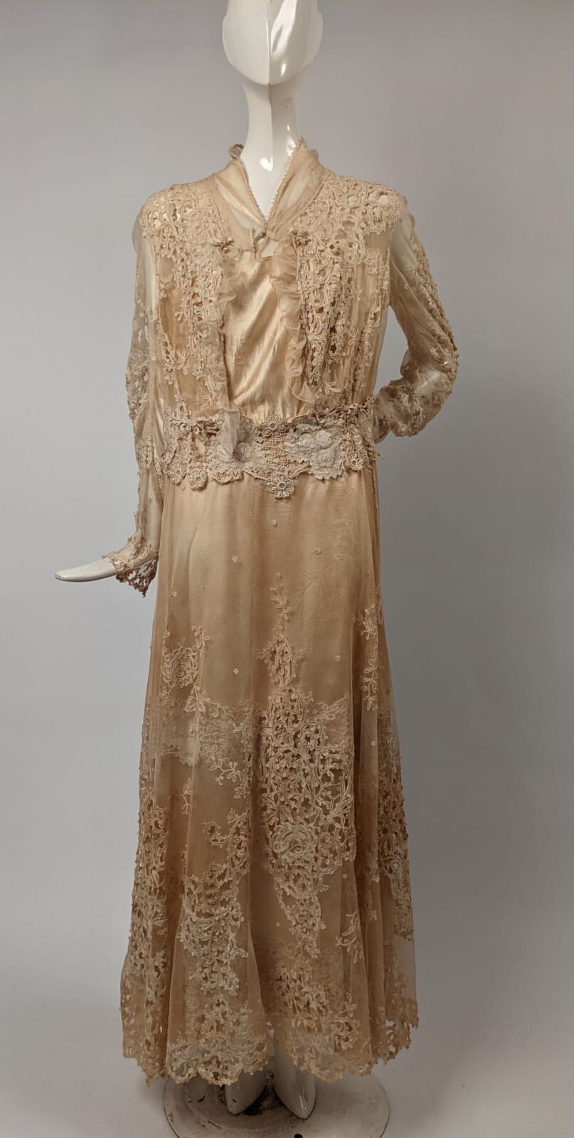 ROMANTIC EDWARDIAN CUTWORK TAMBOUR LACE LONG DRESS W SILK SATIN LINING