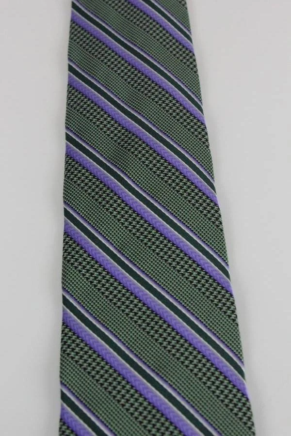 Corbata de seda Ben Sherman. Verde con rayas moradas y blancas. Foto 2 de 3