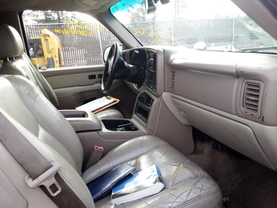 二手右车头灯总成适合:2003 雪佛兰 Suburban 1500 右 A 级 — 第 2/4 张图片