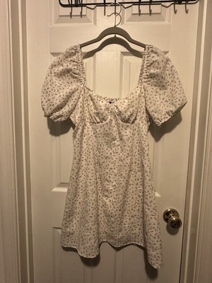 H&M Women s Floral Maxi Dress with Puff Sleeve (Divided Size M)