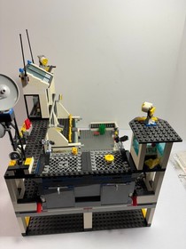 Lego City: Police:  Police Headquarters 7744 (2008) + extra car. Retired.