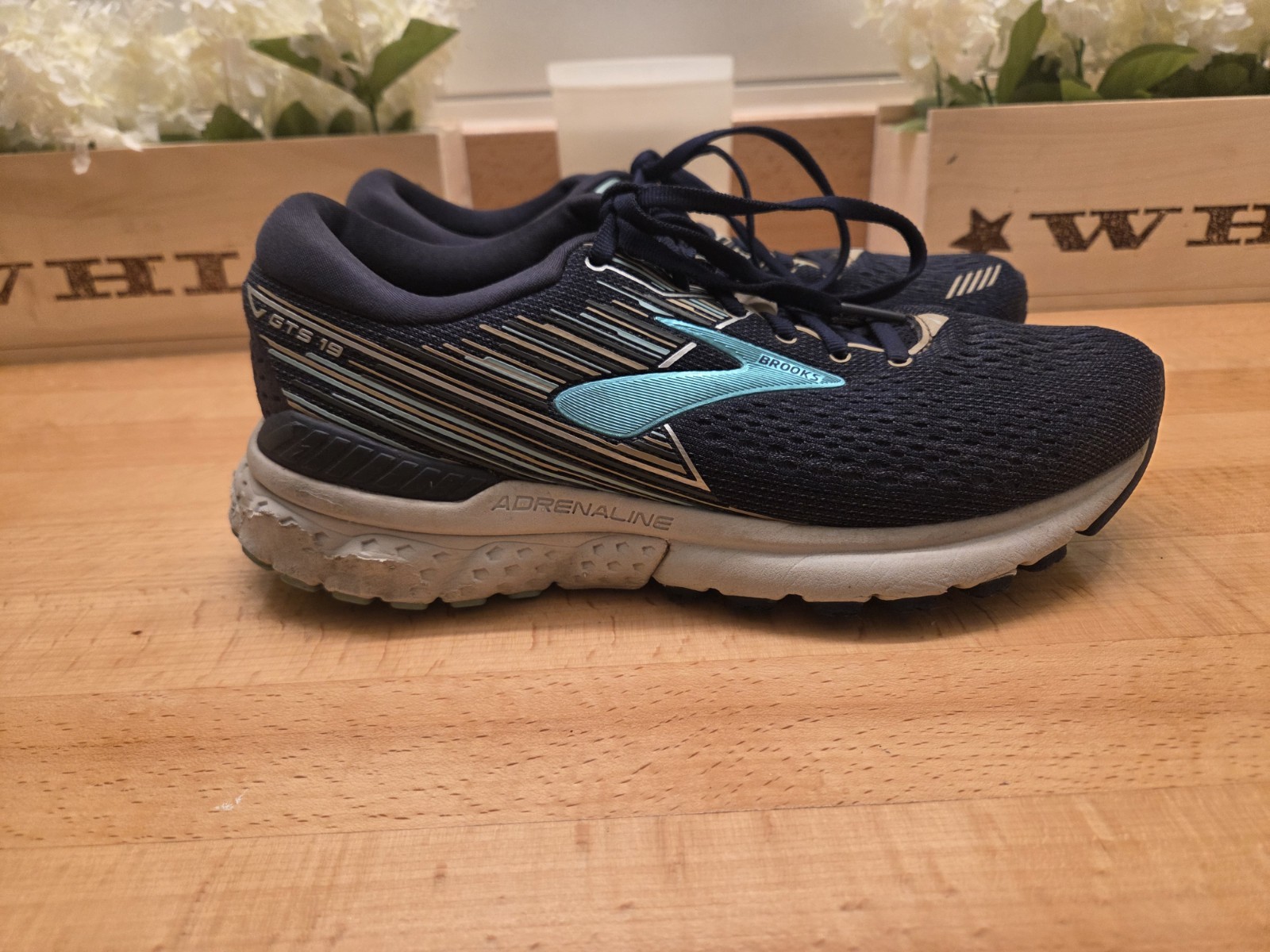Brooks Adrenaline 19 Navy Aqua Running Shoes Womens Size 8 Wide