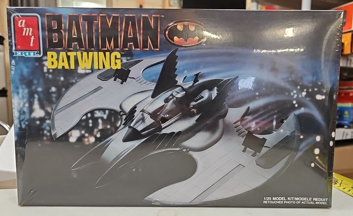 AMT ERTL, BATMAN BATWING 1:25 SCALE MODEL KIT #6970 DC COMICS