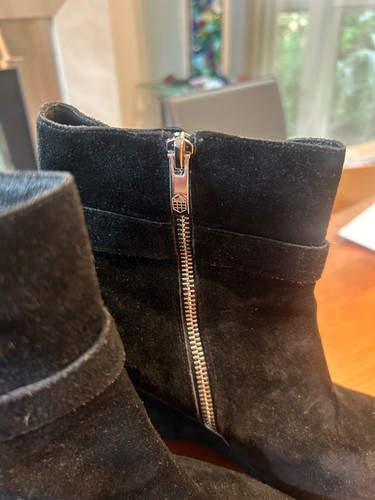 CUTE! Vince Camuto 11M Women’s Black Leather Booties - Picture 2 of 5