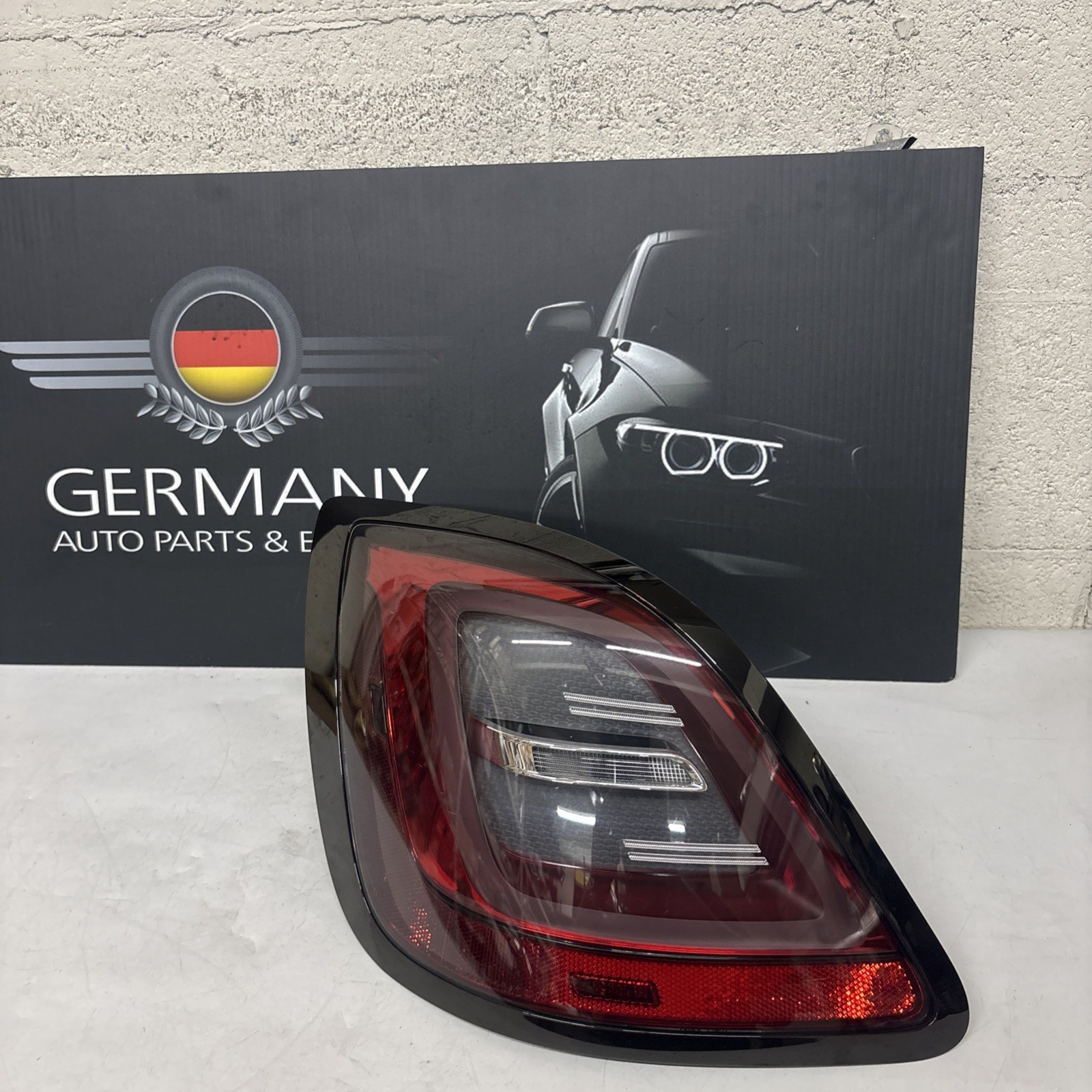 Rolls-Royce Ghost Black Badge 2021-2024 Rear Left Tail light trim