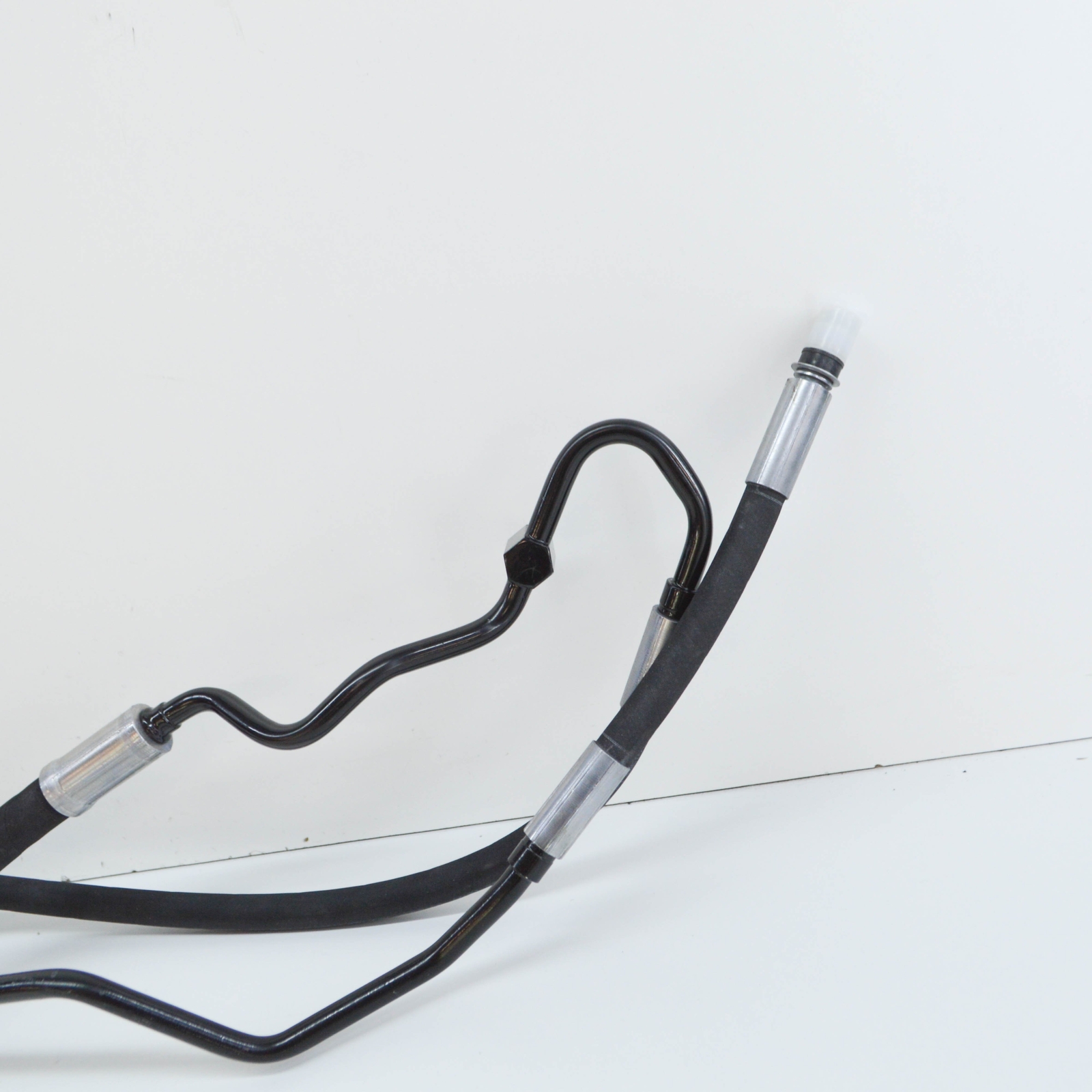 MB SL R230 Hydraulic ABC Suspension Hose Rear Right A2309970352  