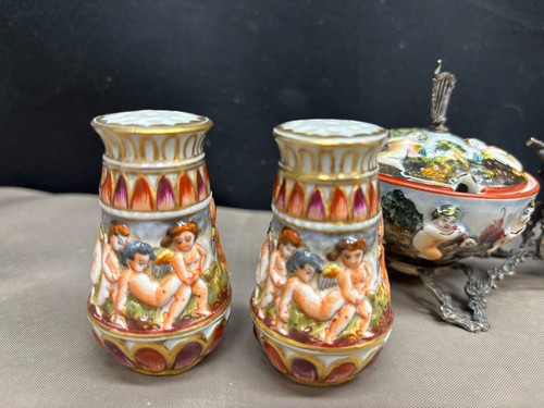 Capodimonte "CHERUBS" Antique Porcelain ~ Double Salt, Toothpick Holder, S&P - Picture 4 of 15