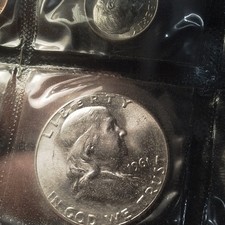 2 1961 US Mint Set Philadelphia Denver Uncirculated Franklin Half Quarter Dime