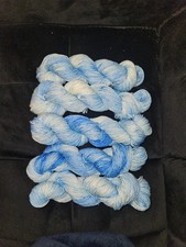 Lot of 1 Hand dyed worsted weight Merino wool yarn Sapphire Blue 100 g 200 m