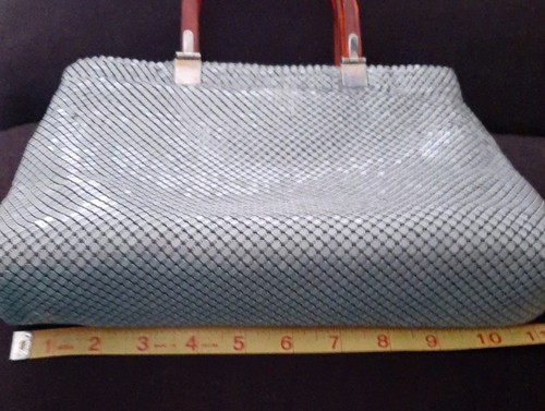 Vtg Dove Gray Metal Mesh Handbag Lucite Double Top Handles 1970s MOD Retro GoGo - Picture 15 of 18