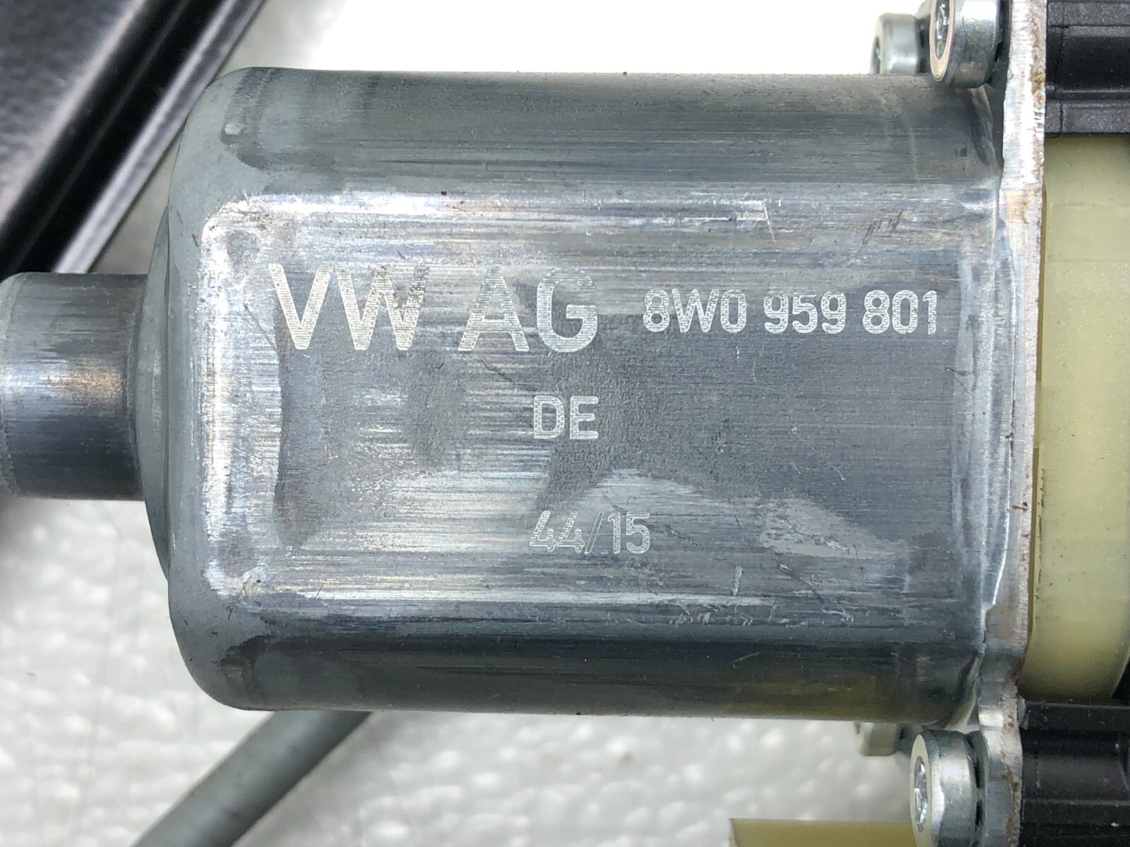 2017-2023 AUDI Q7 SQ7 RIGHT PASSENGER REAR DOOR WINDOW REGULATOR W/ MOTOR OEM.