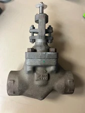 2" Velan 800# Forged Steel Threaded Globe Valve, no handle