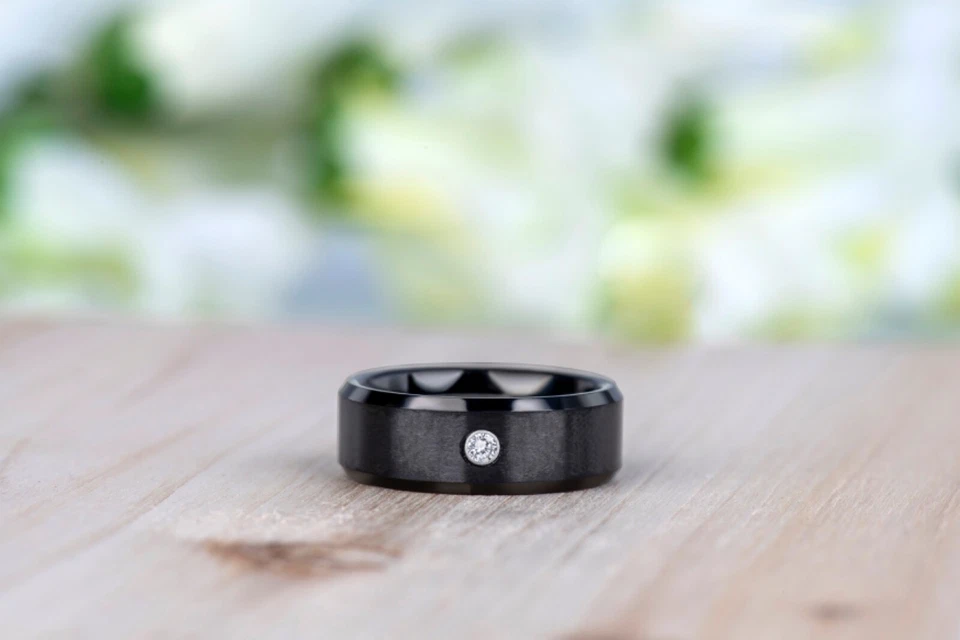 Anillo de tungsteno de una sola piedra para hombre alianza de boda para hombre anillo de boda negro tungsteno Foto 3 de 4