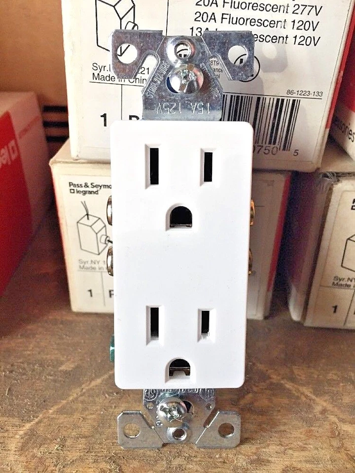 (K) Receptáculo dúplex Cooper Grounding (blanco) 1107W-CAJA de 10 Foto 2 de 4