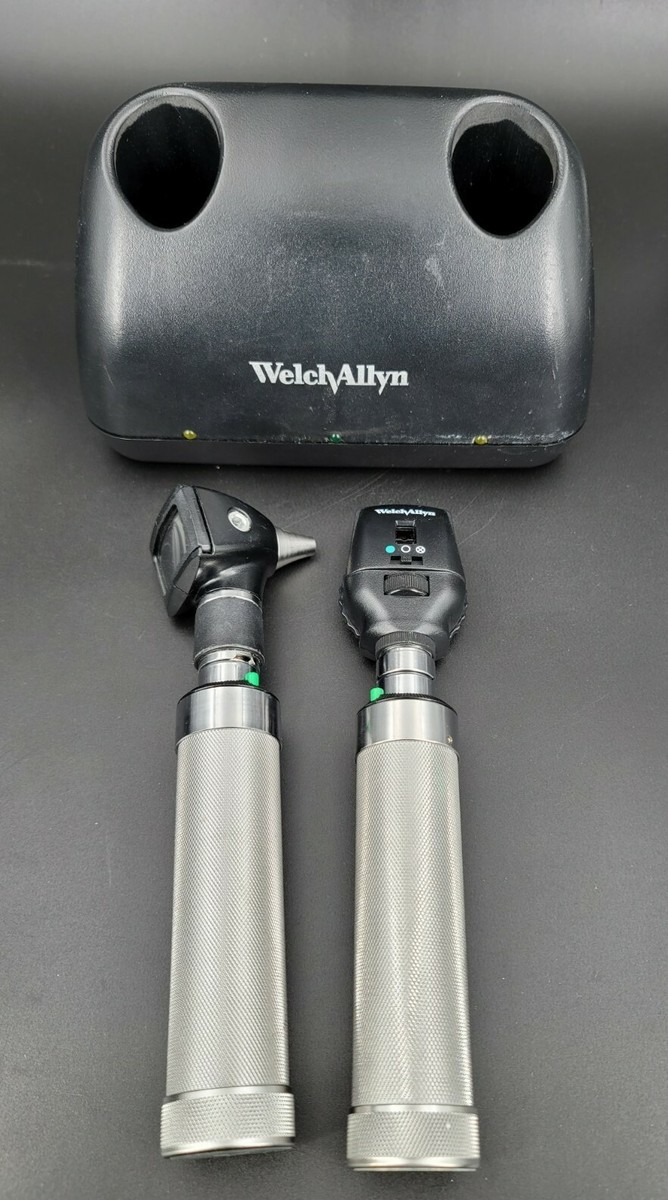 Welch Allyn 3.5 volt Ni-cad Desk Charger Set Otoscope