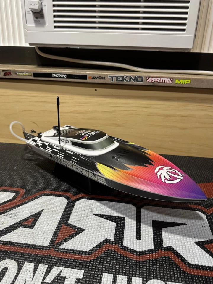 Pro Boat Recoil 2 18" Brushless Heatwave RTR - Image 3 of 4