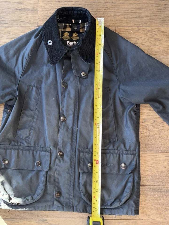 Chaqueta de cera Barbour Classic Bedale para niños pequeña 5-7 azul marino unisex Foto 4 de 4