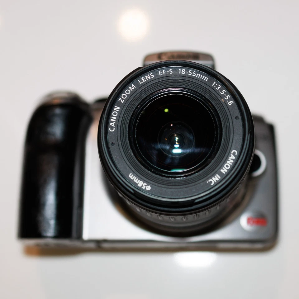 Carcasa Ikelite AS-IS para Canon Rebel 300D (#6870.1) y cuerpo y lente de cámara Foto 2 de 4