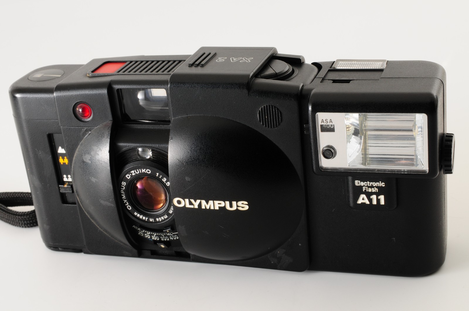[EXC+5 ] Olympus XA2 A11 Flash Point & Shoot 35mm Film Camera From JAPAN