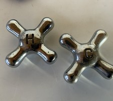 ANTIQUE 1900’S HOT COLD KNOBS / BATHTUB VINTAGE CHROME / LOT # 16